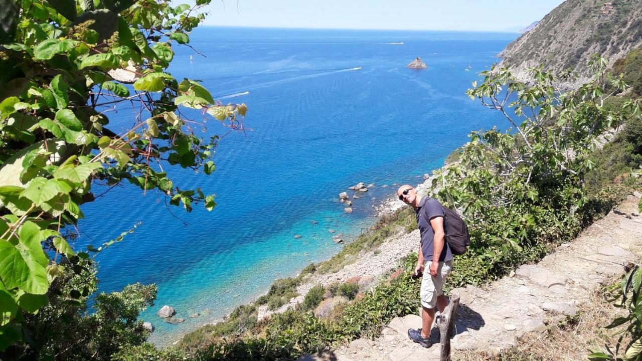 Mansard Apart Alba - Sea 5 Terre-Trekking-Excursions-Relax Сан Теренцо Екстериор снимка
